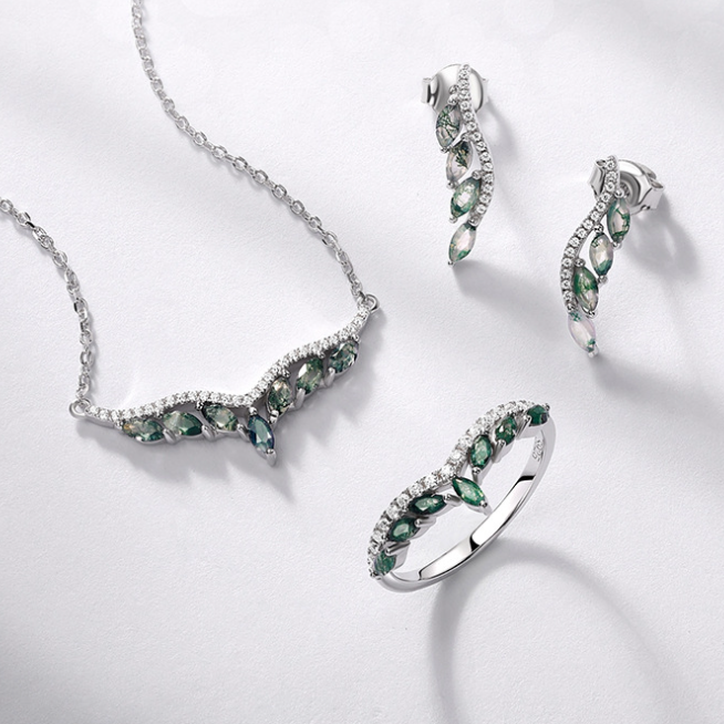 Thalira Necklace